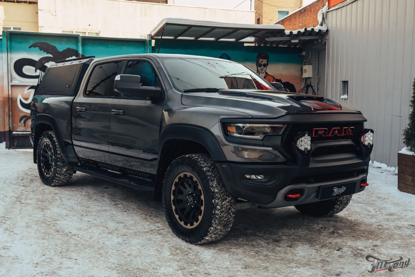 Усовершенствовали еще один RAM TRX, часть 2: новая выхлопная система, доводчики дверей, дополнительные источники света